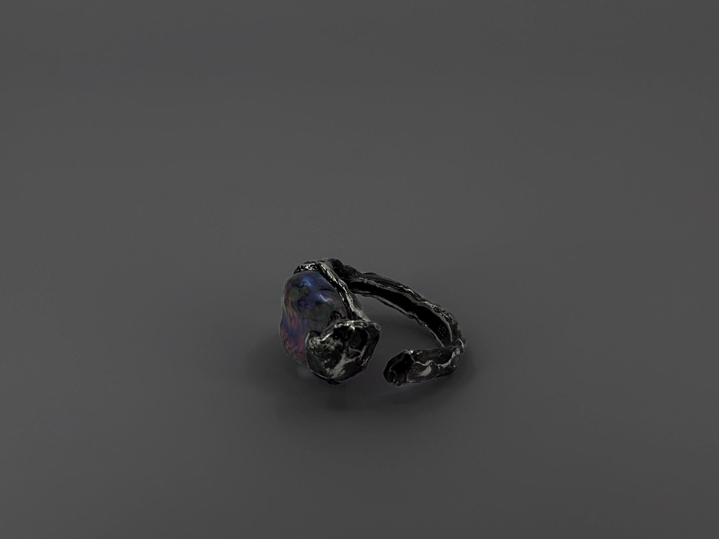 Dark Pearl Ring II LevenExclusive