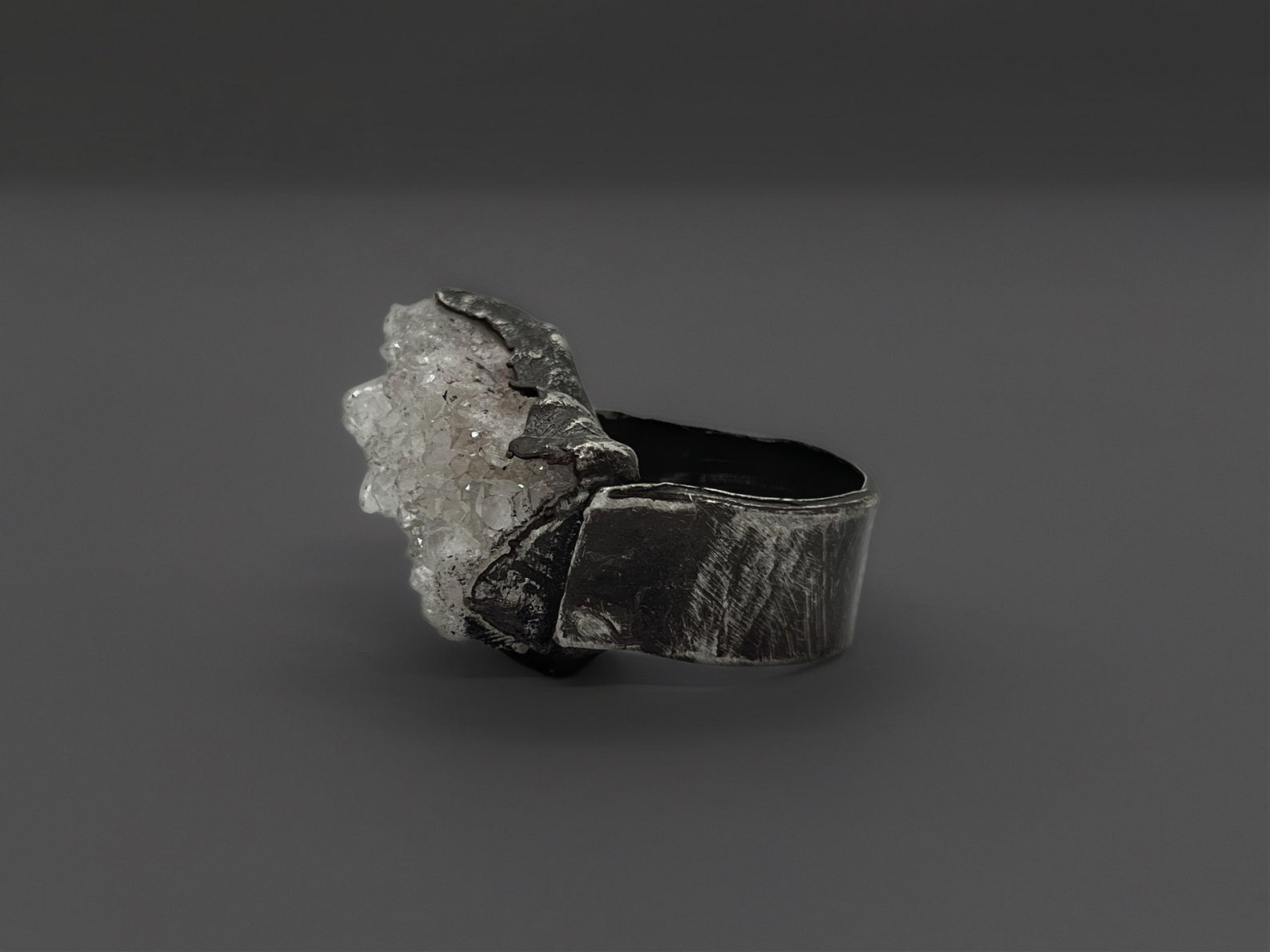 Raw Quartz Ring LevenExclusive