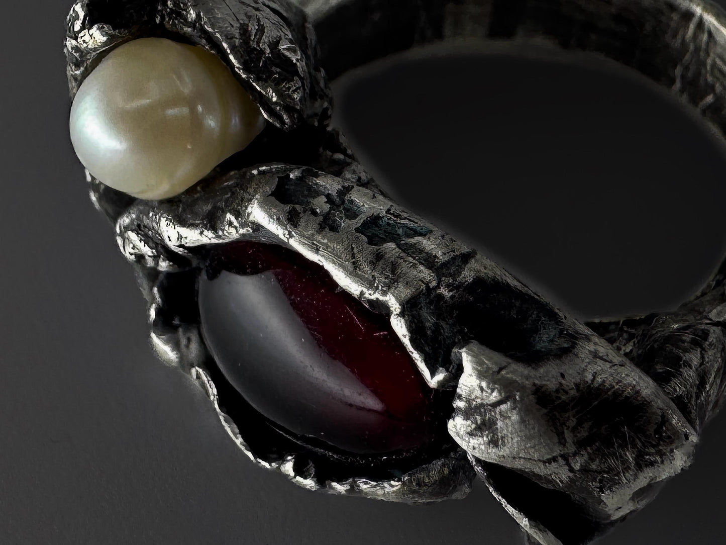 მარგალიტის და ძოწის ვერცხლის ბეჭედი