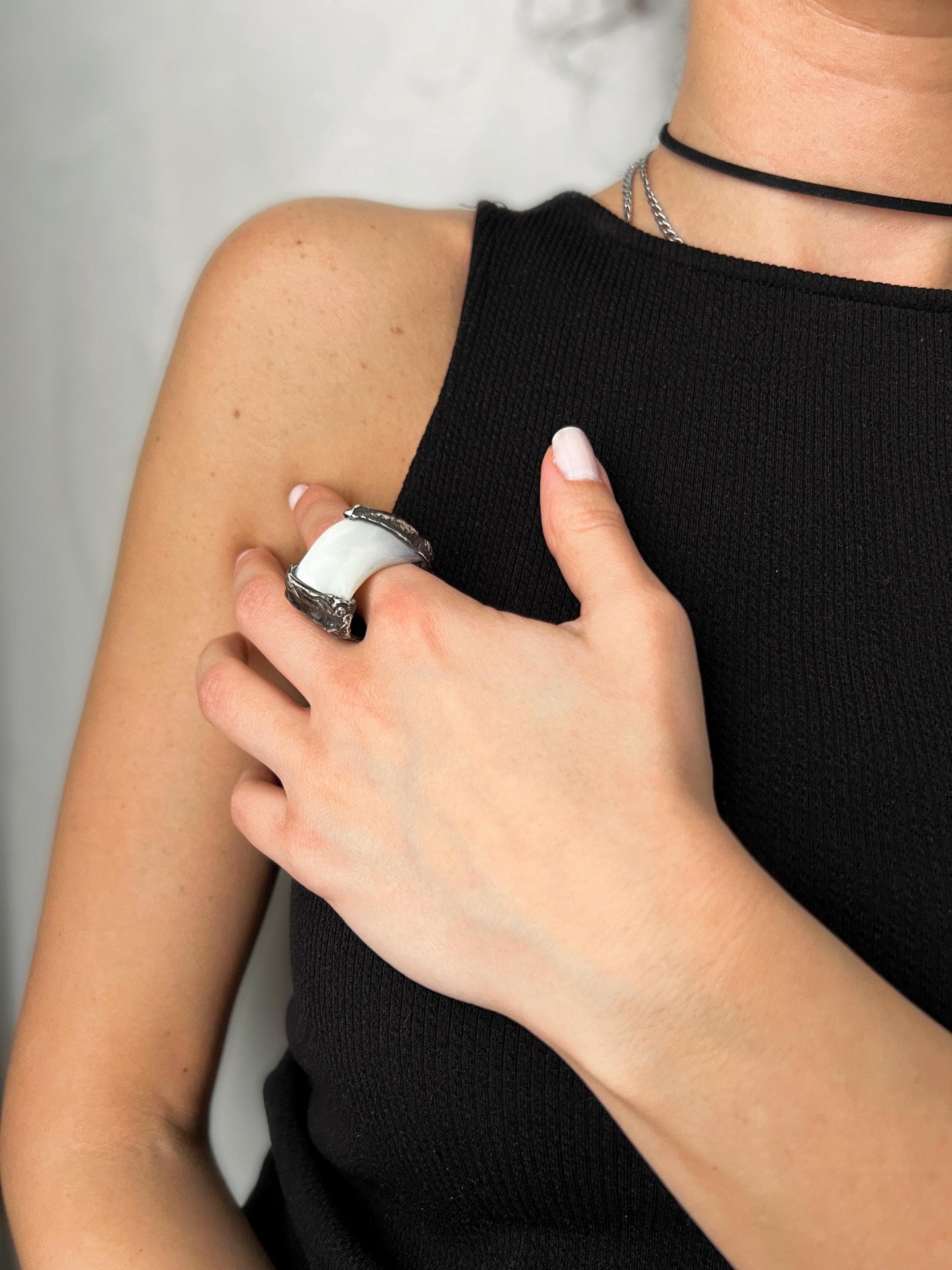 ბეჭედი თეთრი დედა მარგალიტით