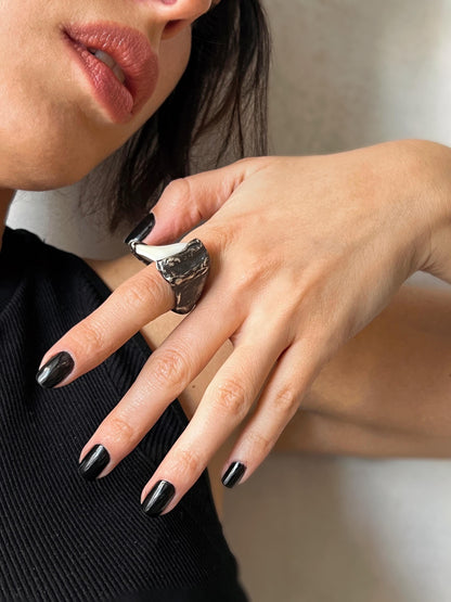 ბეჭედი თეთრი დედა მარგალიტით